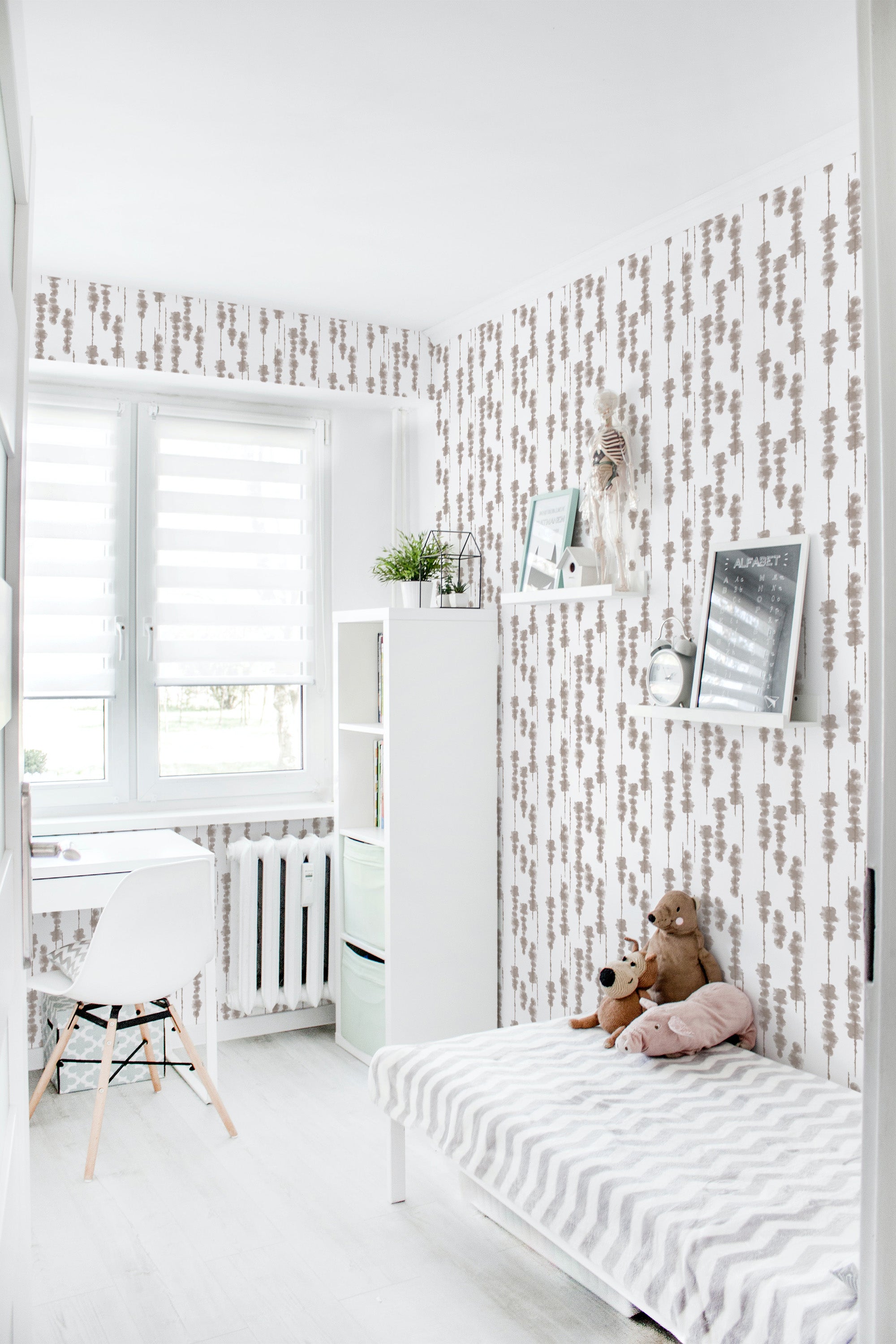 Wallpaper with vertical patterns of abstract tree motifs, arranged in a repeating sequence, in soft beige tones on a white background, creating a subtle and calming atmosphere. Traditional wallpaper.