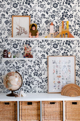 Self-adhesive wallpaper with a Retro farmhouse design in black and white floral patterns, creating a vintage aesthetic.