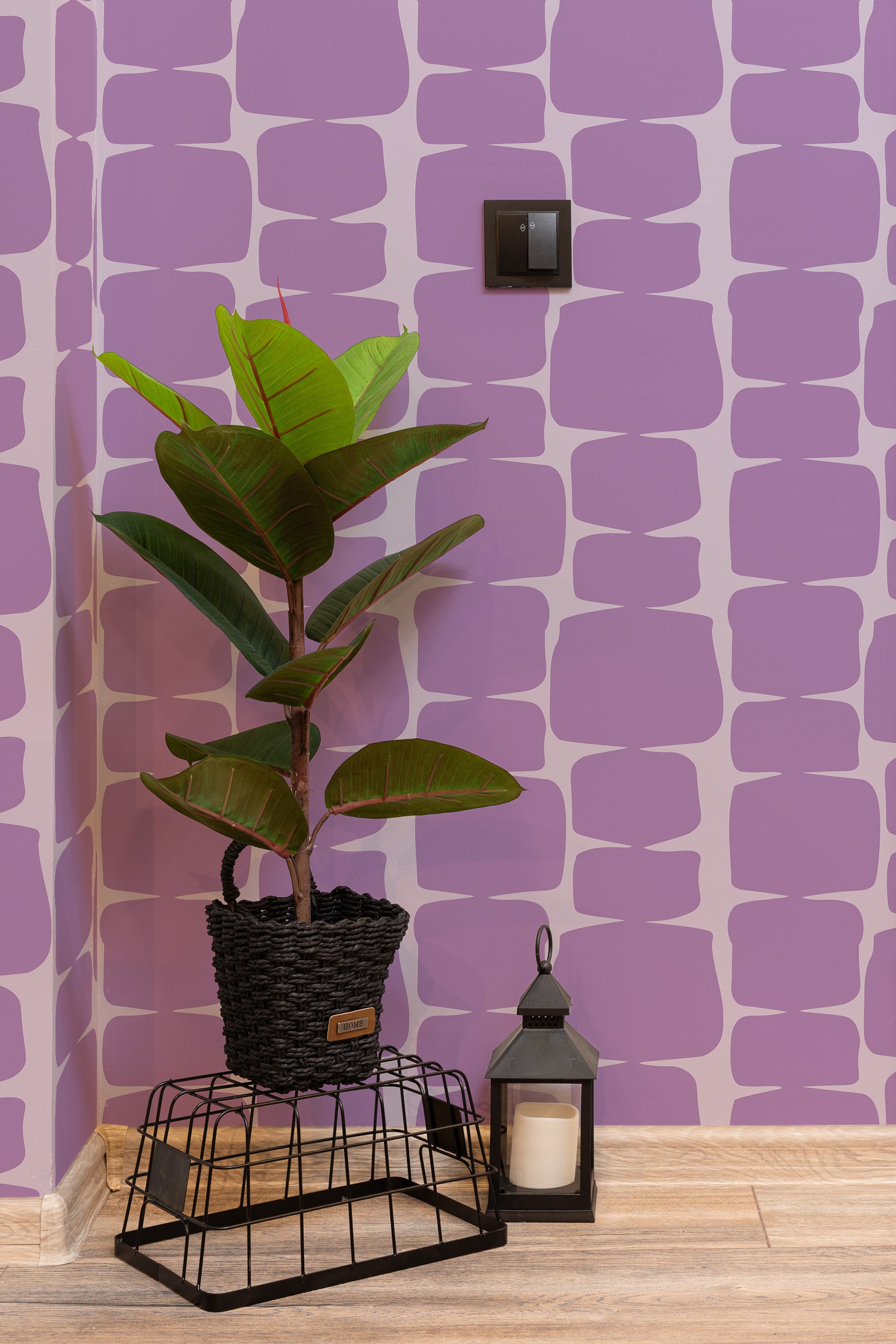 Self-adhesive wallpaper with a purple retro shape design, featuring irregular, soft-edged rectangular patterns on a light-colored background, adding a nostalgic and contemporary feel to the room.