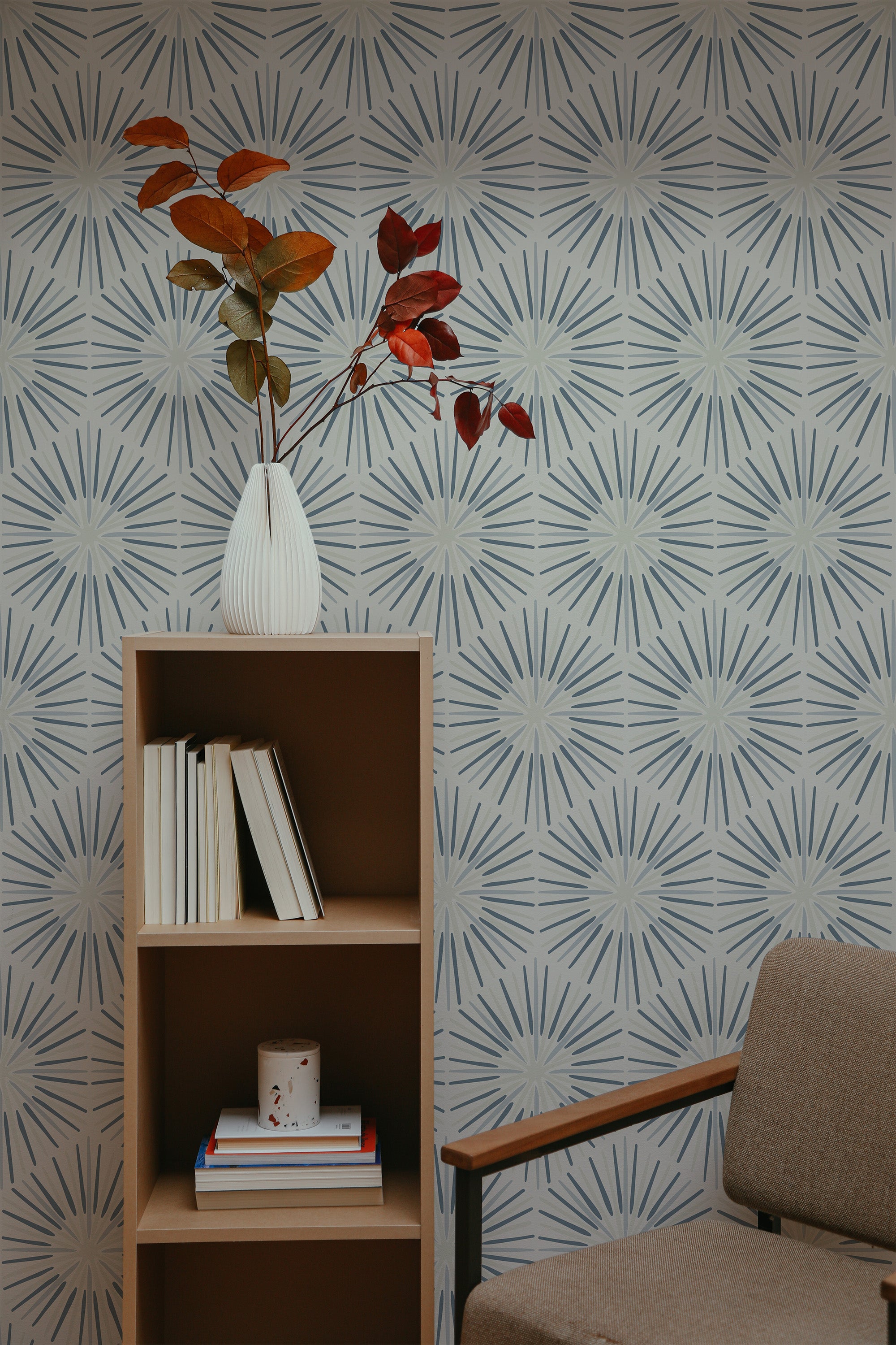 Self-adhesive wallpaper with a Blue Star pattern, repeating geometric star shapes in soft blue hues, creating a calm and modern atmosphere in the room.