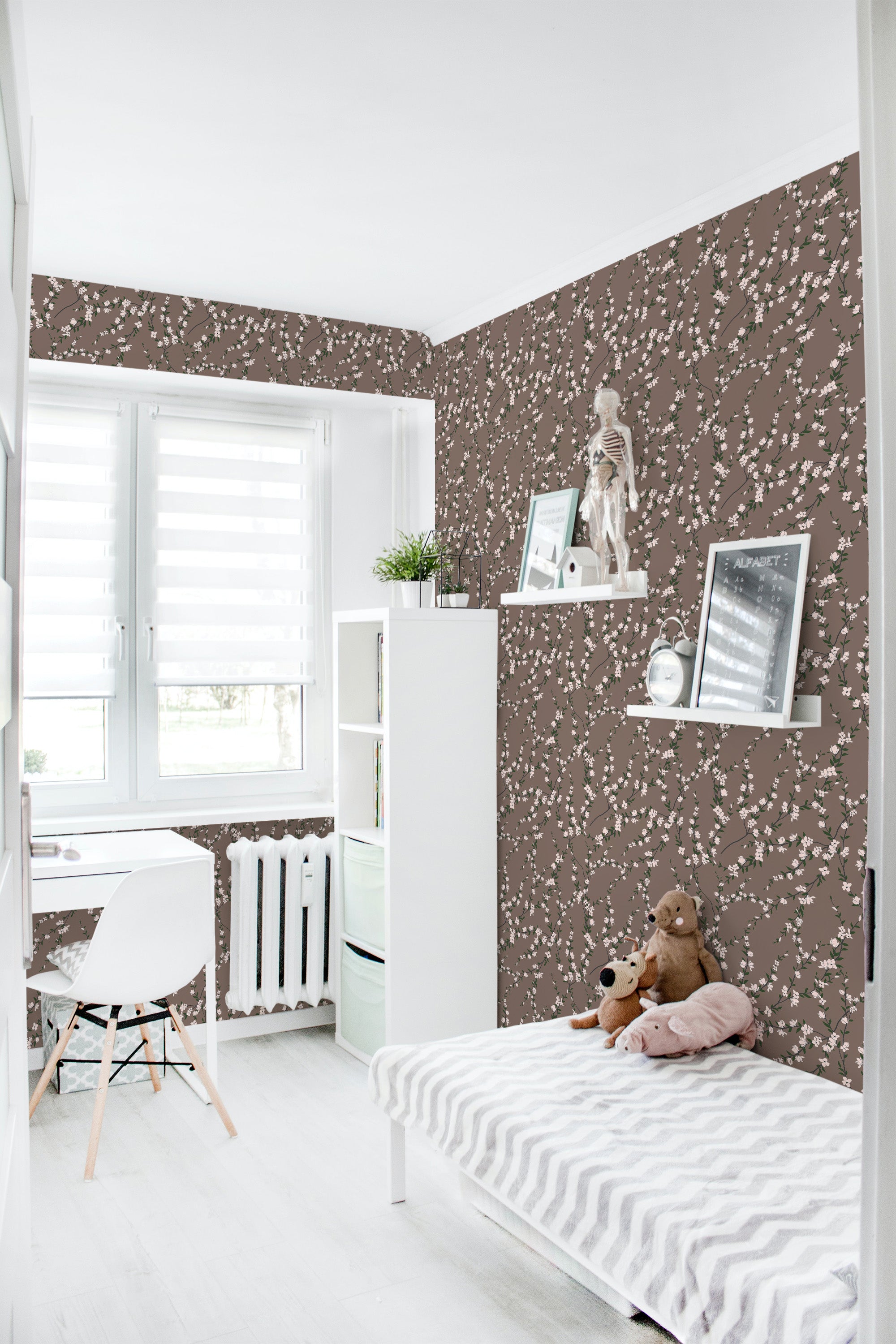 Room with walls adorned in a brown wallpaper pattern with blooming trees and delicate white flowers, evoking a timeless and traditional wallpaper.